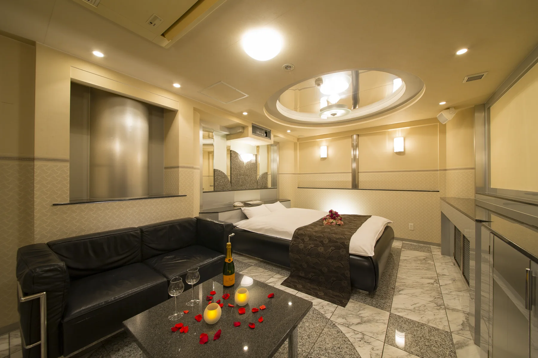 HOTEL the・i 201号室の客室