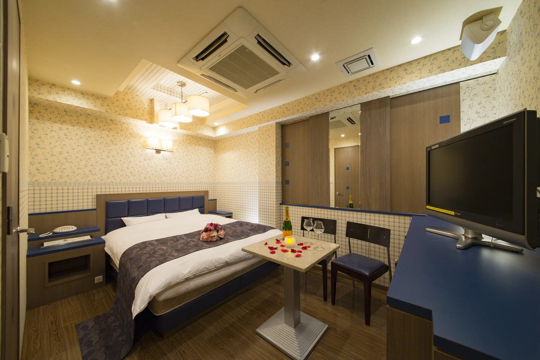 HOTEL the・i 310号室の客室
